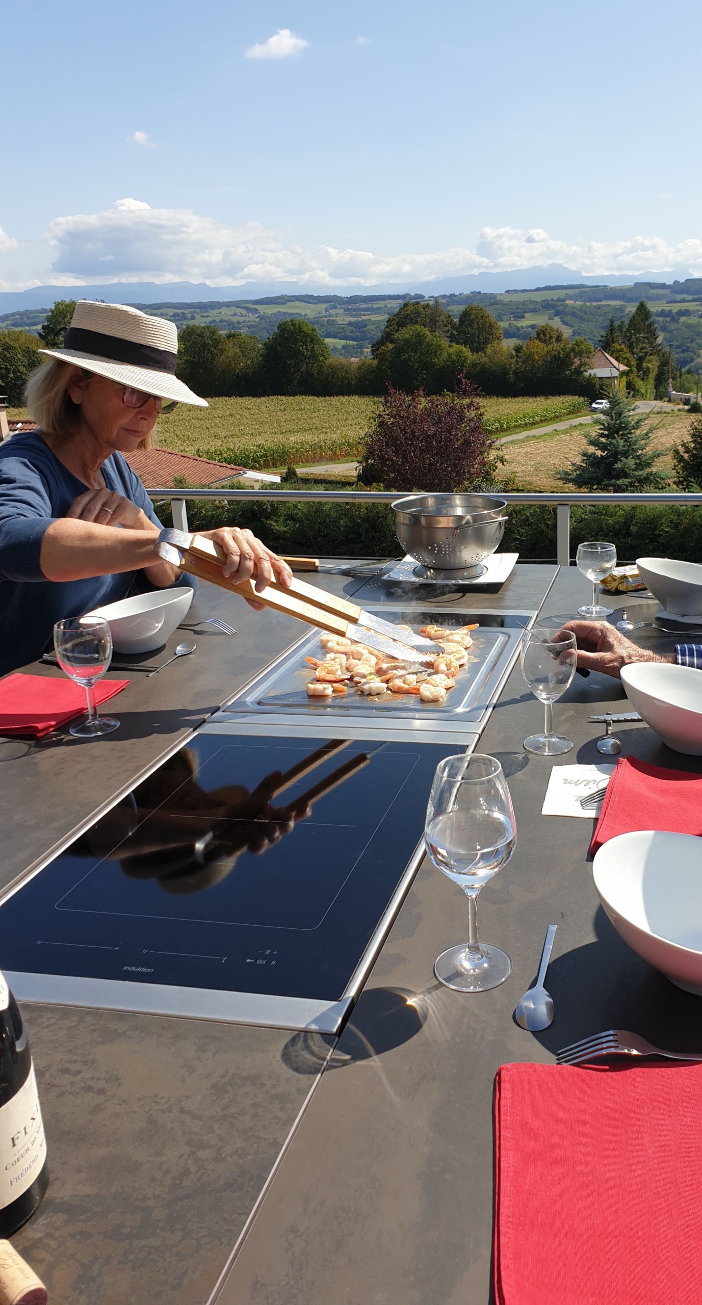 la cuisine à table, un concept unique créé par Aurehum