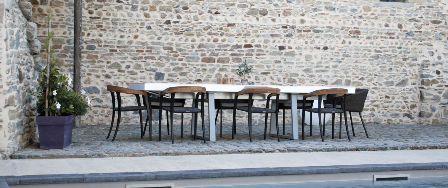 outdoor-tables-high-end