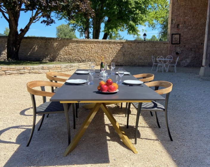 outdoor-table-opale-on-demand